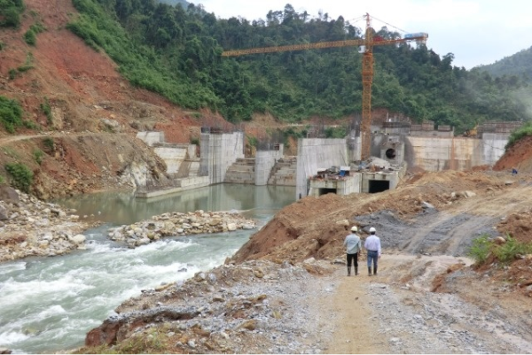 ベトナムソンバック水力ダム建設